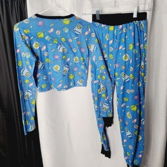 Dolls Kill Delia's New World Alien Print Contrast Trim Top & Jogger - Picture 2 of 15